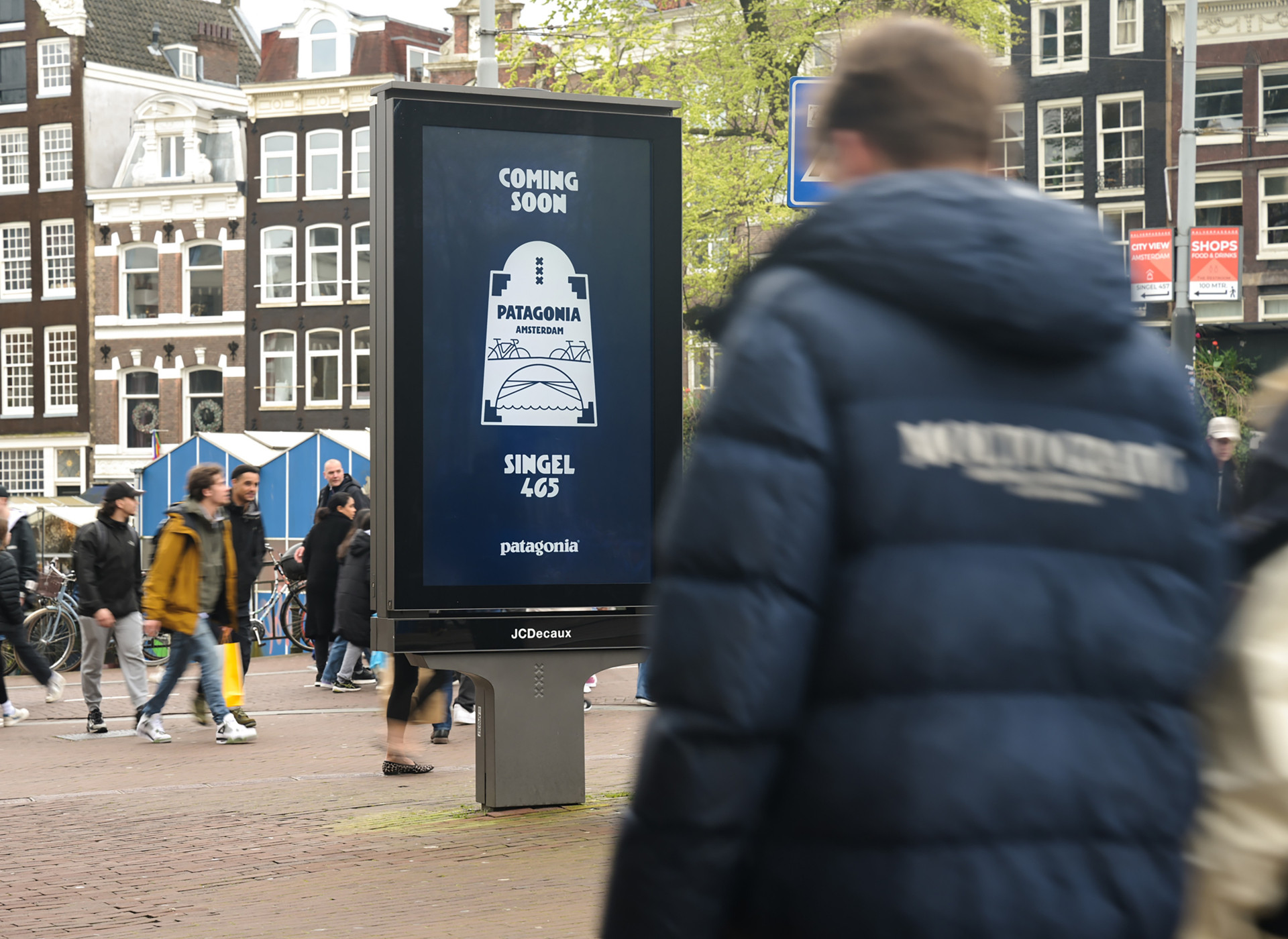 Patagonia digital out of home advert displaying Amsterdam storelaunch